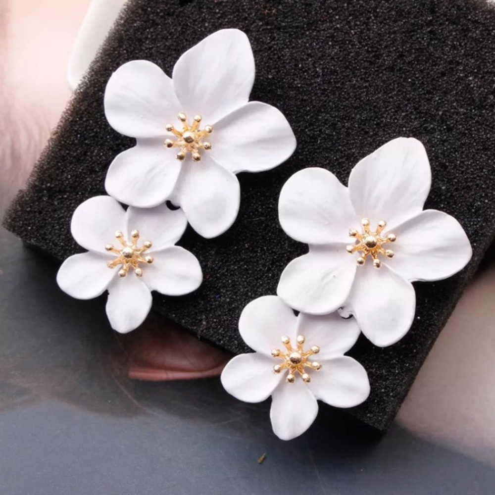 Gorgeous Big White Flower Earrings Drop